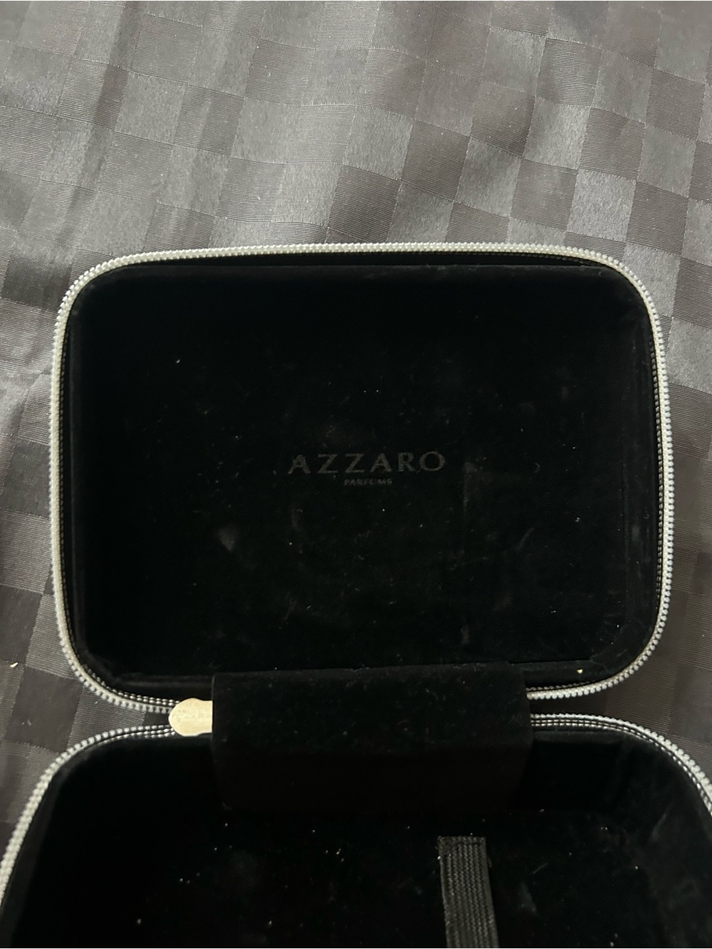 Azzaro case - Picture 2 of 3